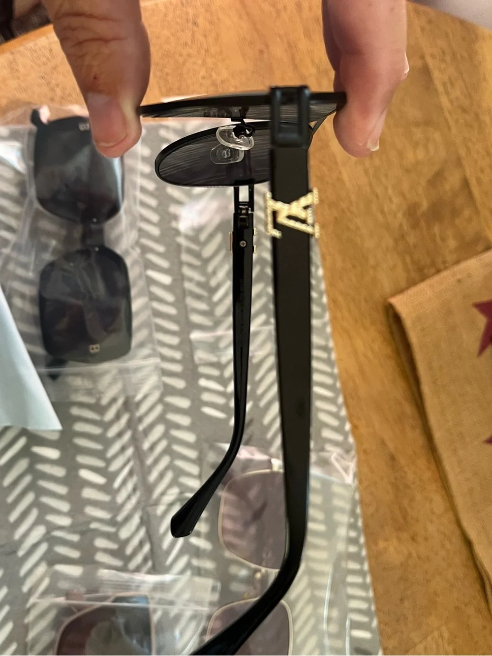 New fashionable black aviator sunglasses